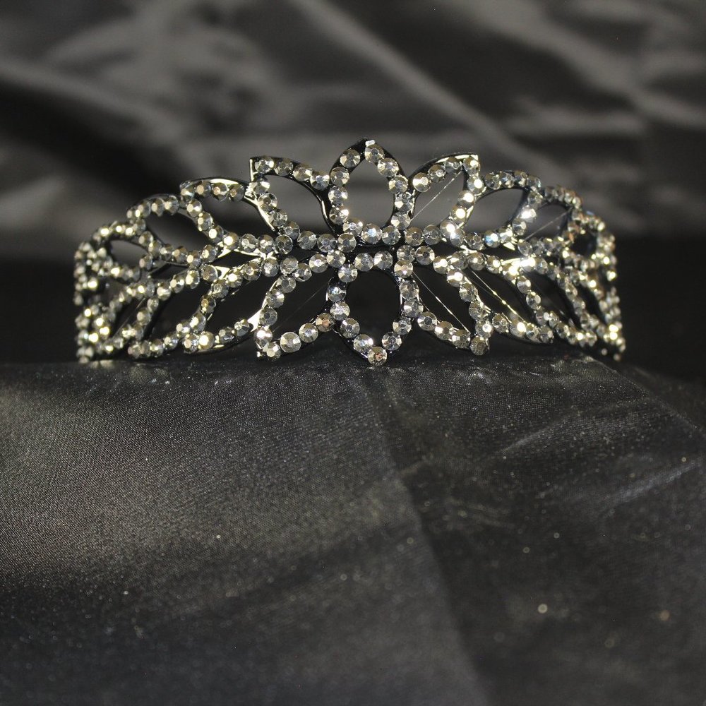 Black headband with Rhinestones